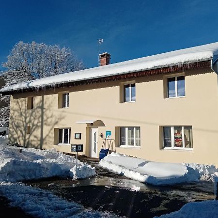 Bed and Breakfast Les P'Tites Pistes Chaux-des-Pres Exterior foto