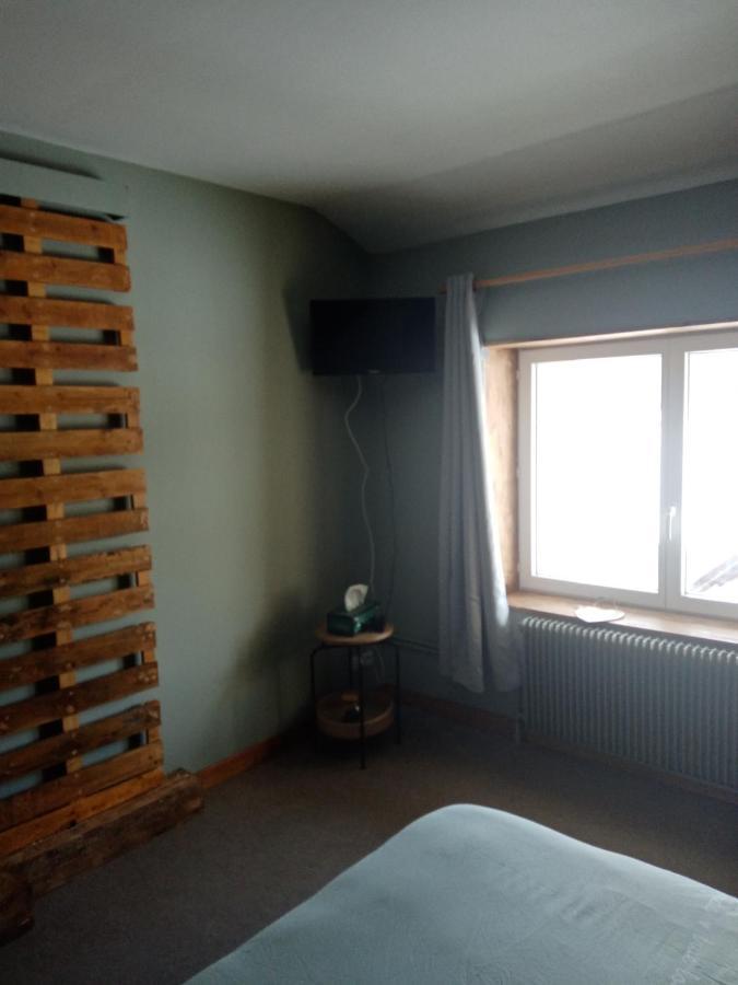 Bed and Breakfast Les P'Tites Pistes Chaux-des-Pres Exterior foto