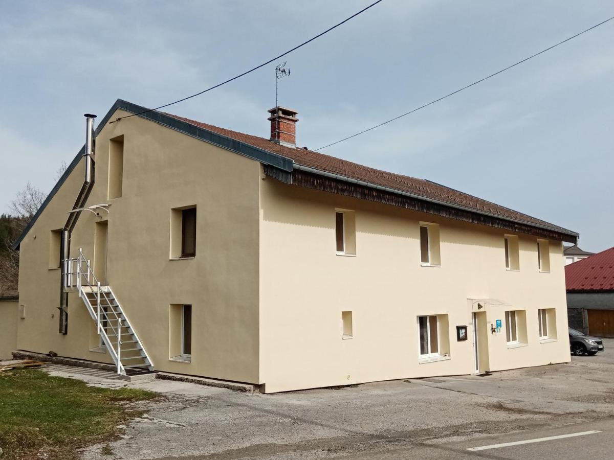 Bed and Breakfast Les P'Tites Pistes Chaux-des-Pres Exterior foto