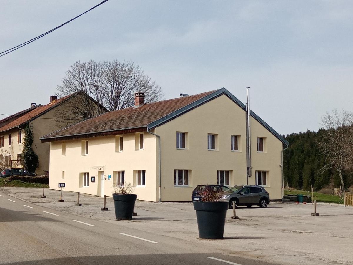Bed and Breakfast Les P'Tites Pistes Chaux-des-Pres Exterior foto